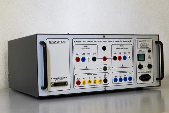   TOM 593/5-B  -  SISTEMA INFORMATIZADO  PARA ENSAIOS  EM RELÉS DE PROTEÇÃO (Com notebook)